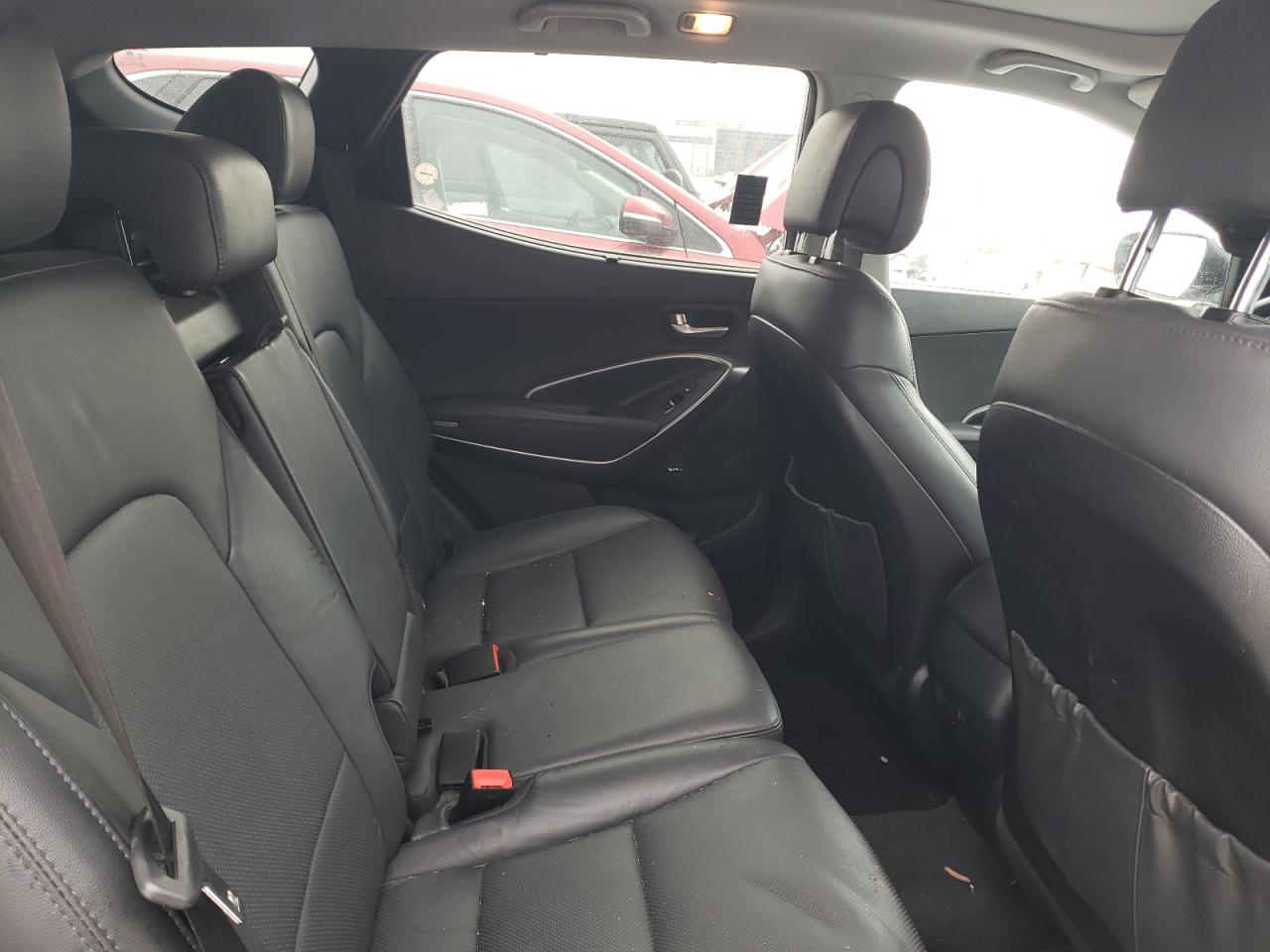 2018 Hyundai Santa Fe - Image 11