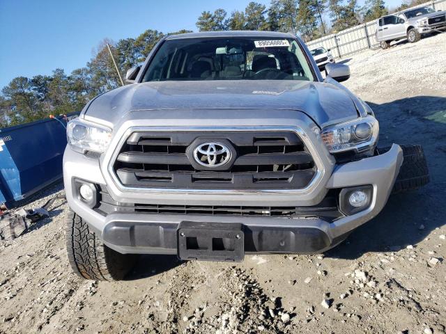  TOYOTA TACOMA 2017 Srebrny