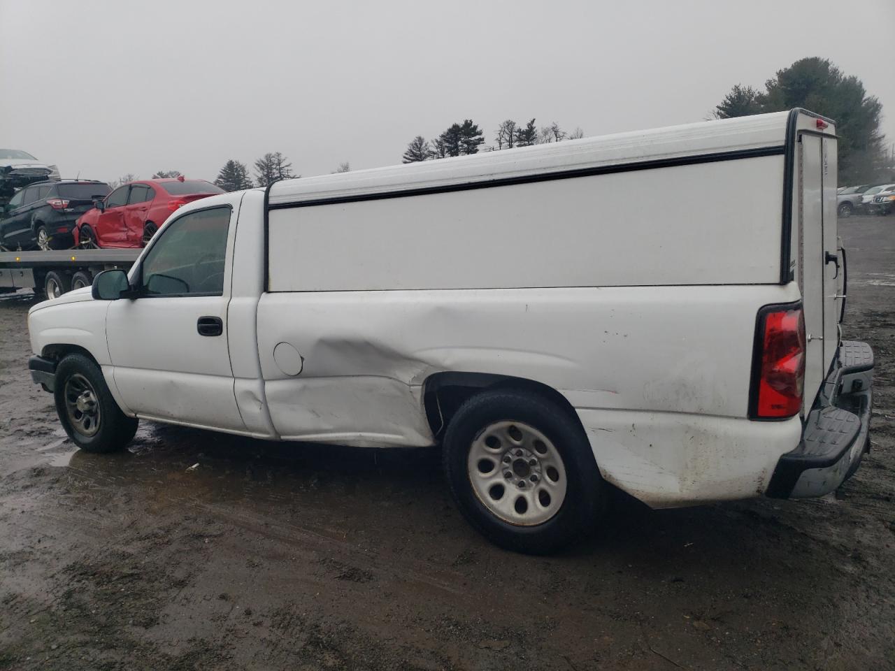 2007 Chevrolet Silverado - Image 2