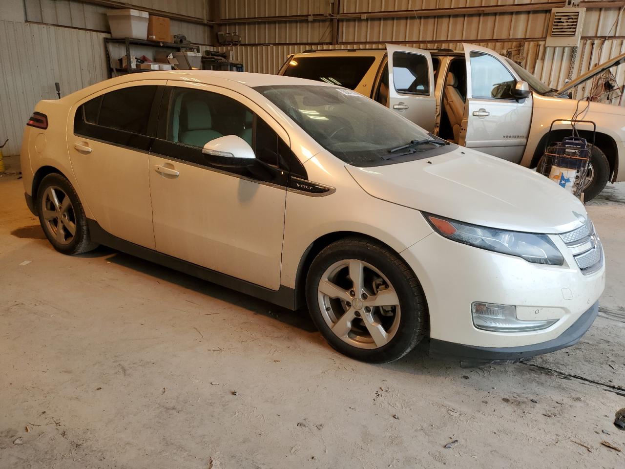 2014 Chevrolet Volt - Image 4