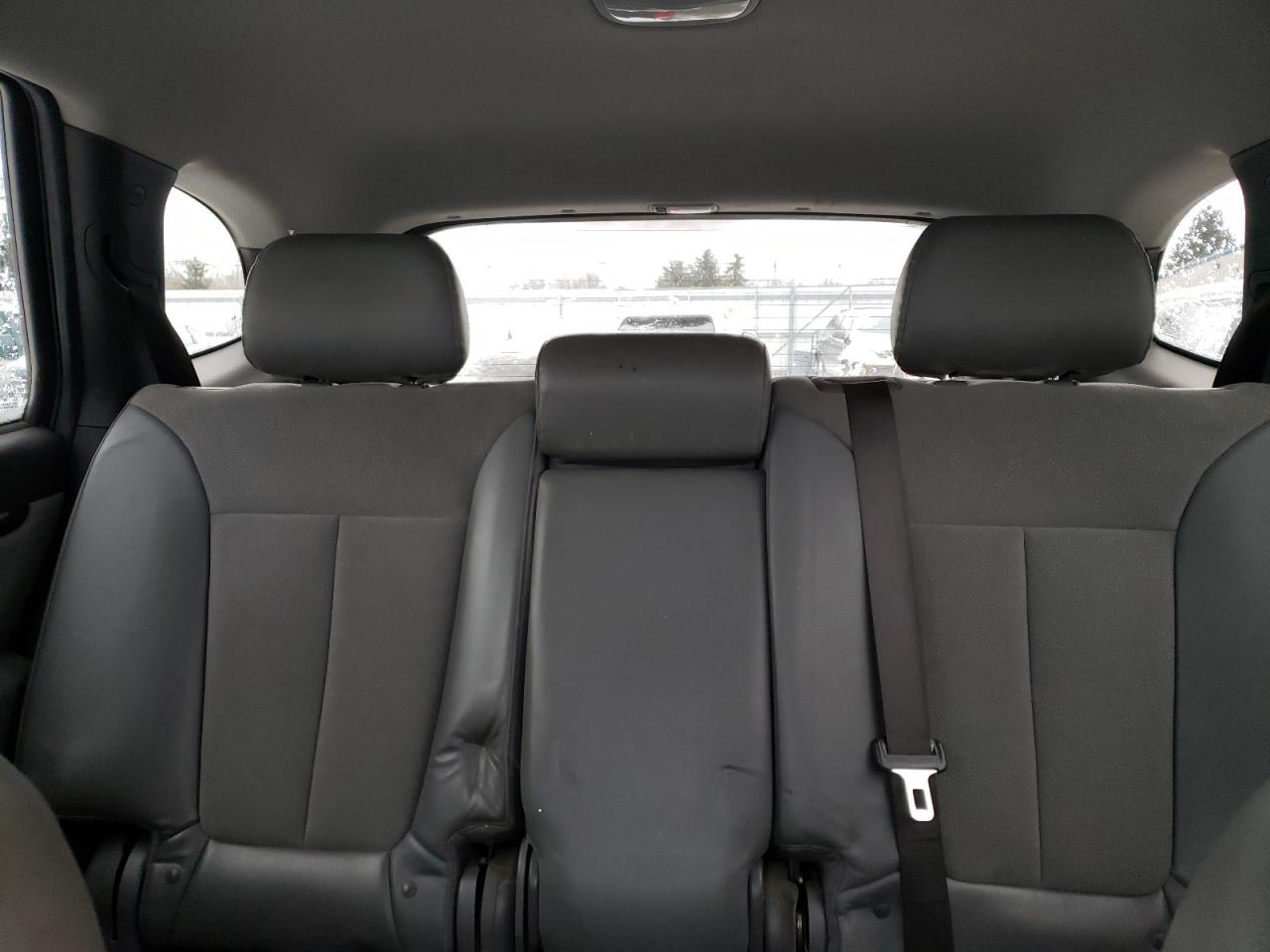 2011 Hyundai Santa Fe - Image 10