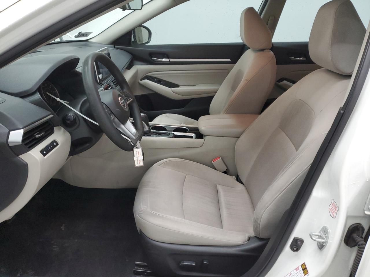 2021 Nissan Altima - Image 7