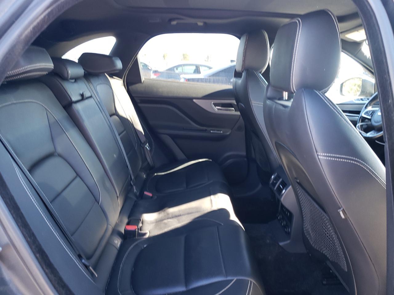2017 Jaguar F-Pace - Image 11