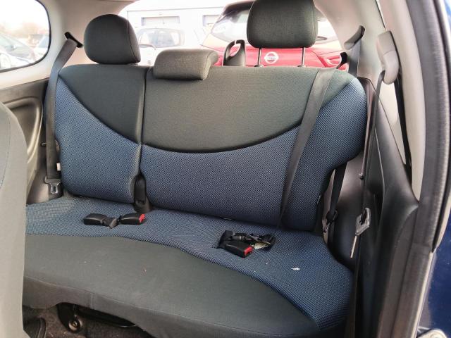 2004 TOYOTA YARIS BLUE