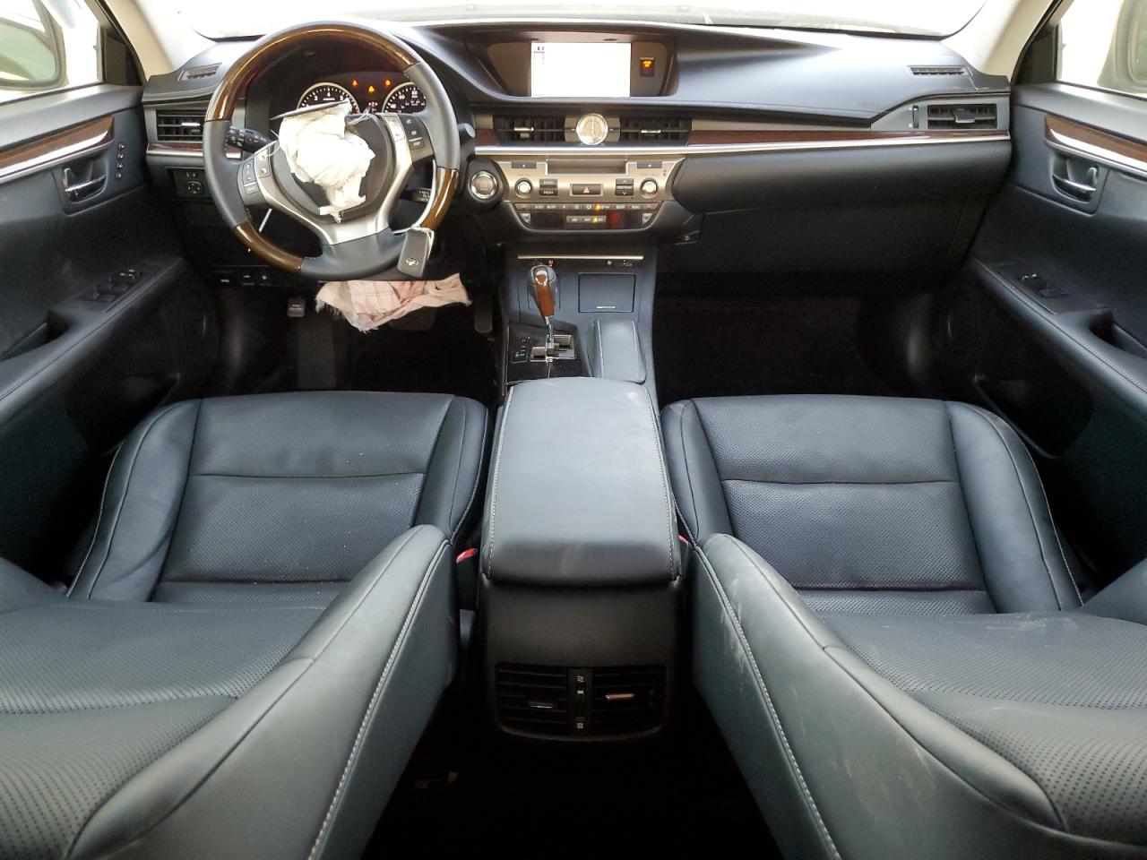 2014 Lexus ES - Image 8