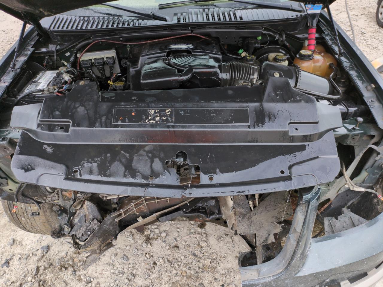 2004 Ford Expedition - Image 11