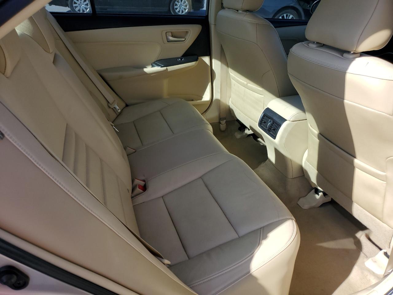 2015 Toyota Camry - Image 10