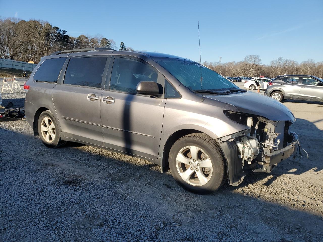 2012 Toyota Sienna - Image 4