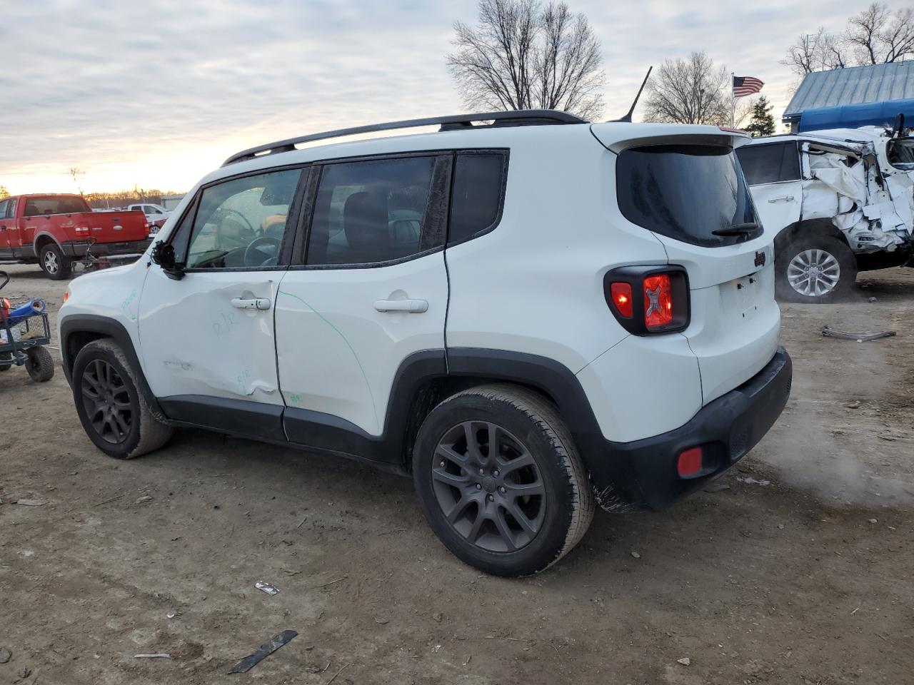 2016 Jeep Renegade - Image 2