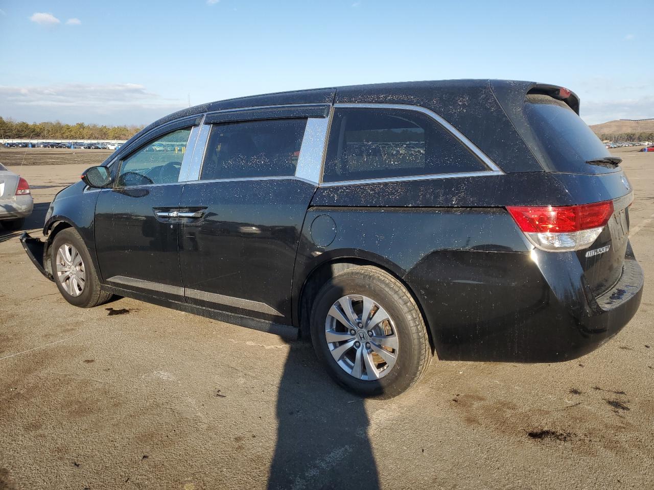 2016 Honda Odyssey - Image 2