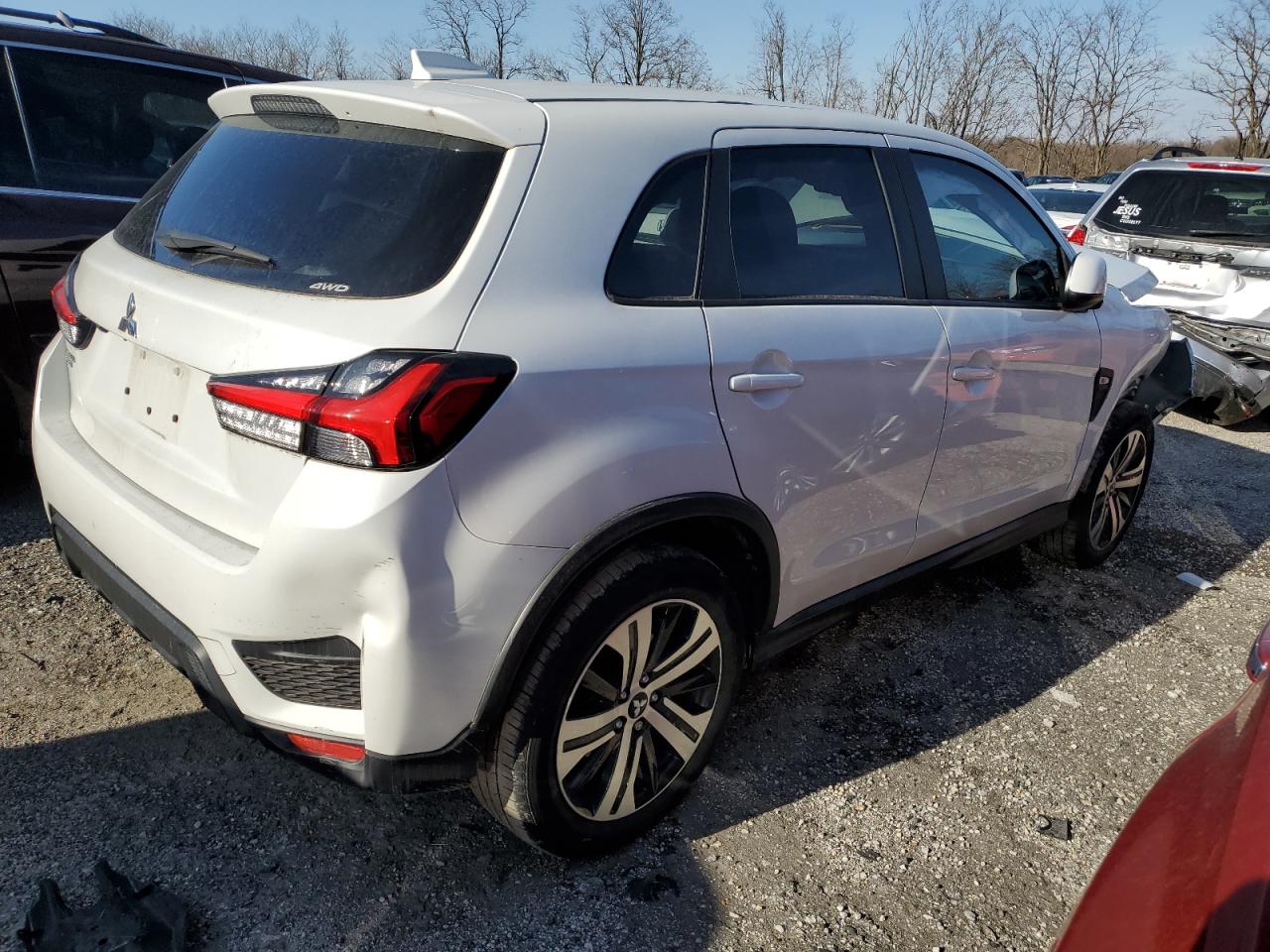 2021 Mitsubishi Outlander - Image 3