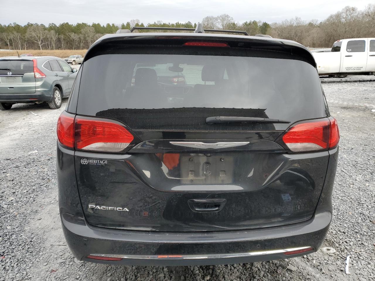 2017 Chrysler Pacifica - Image 6