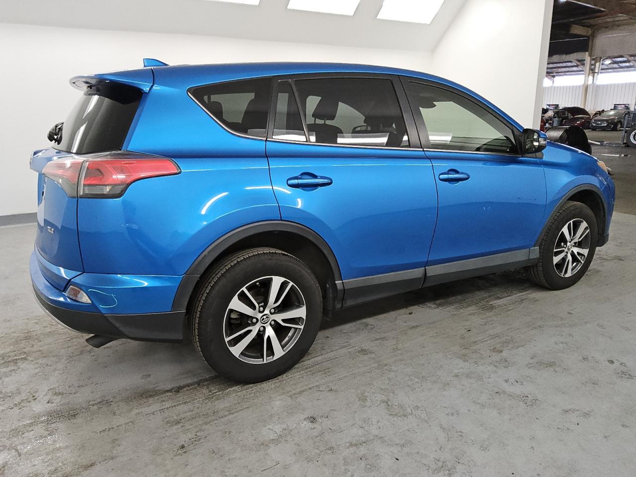 2018 Toyota RAV 4 - Image 3