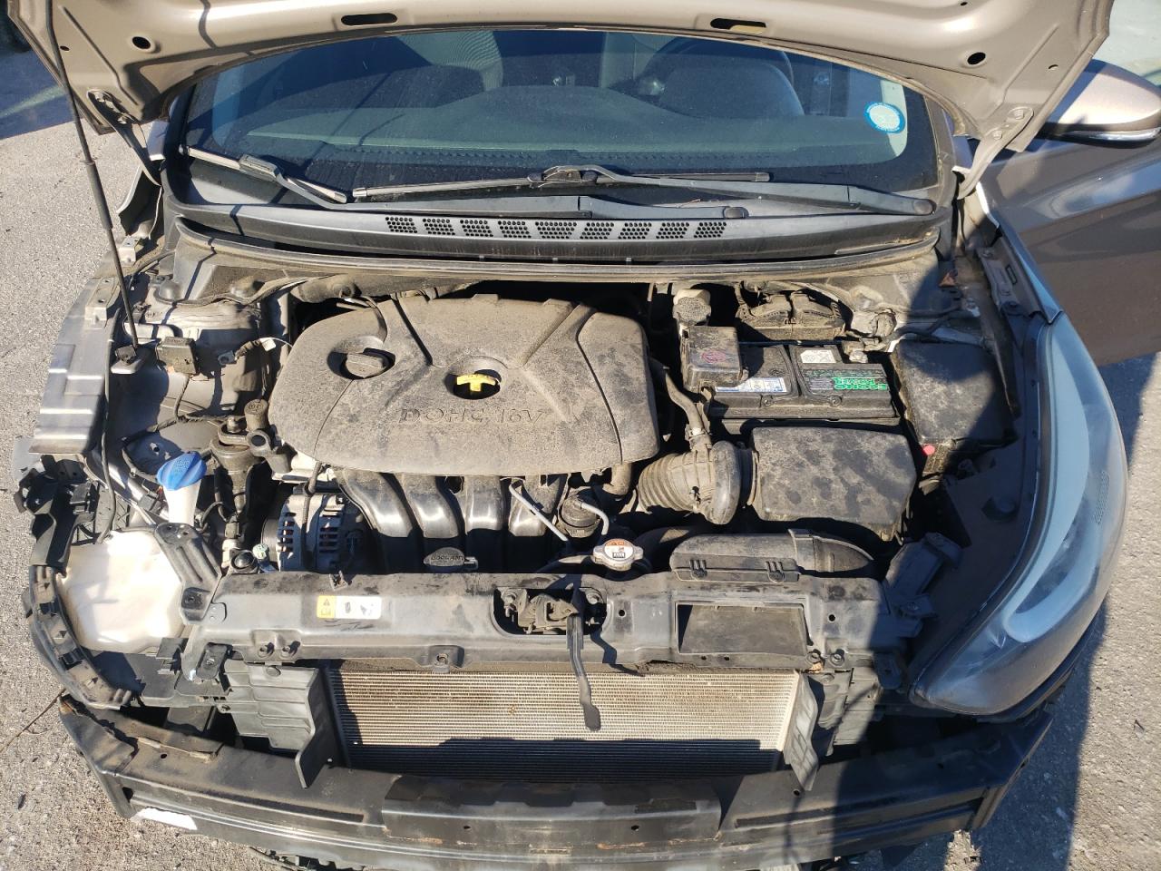 2016 Hyundai Elantra - Image 11