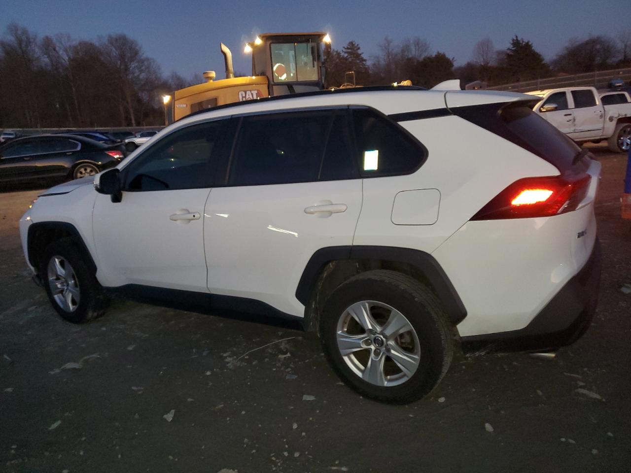 2019 Toyota RAV 4 - Image 2