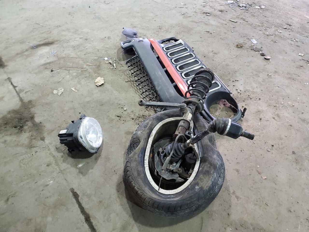 2017 Jeep Renegade - Image 13