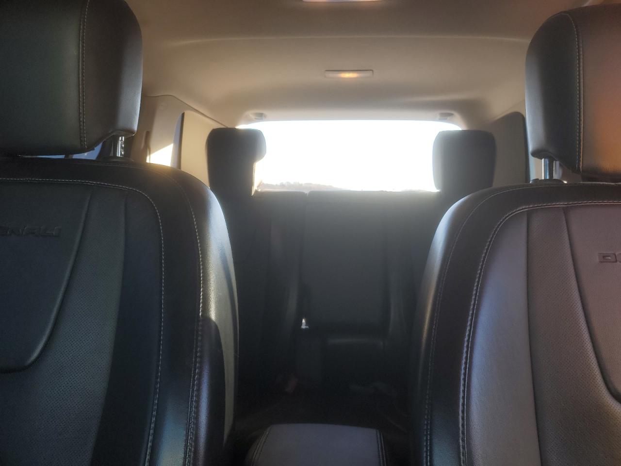 2016 GMC Terrain - Image 10