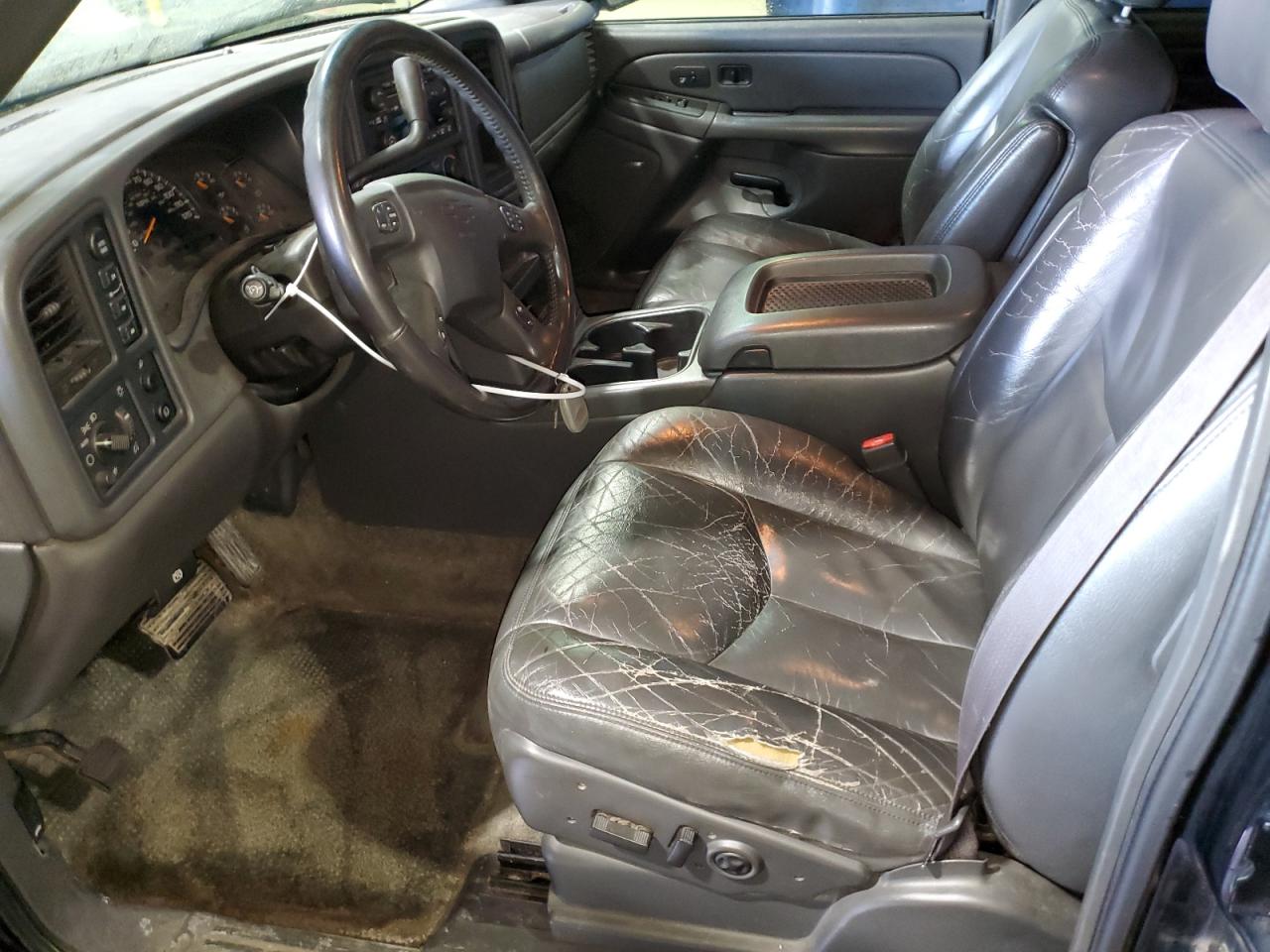 2003 Chevrolet Avalanche - Image 7