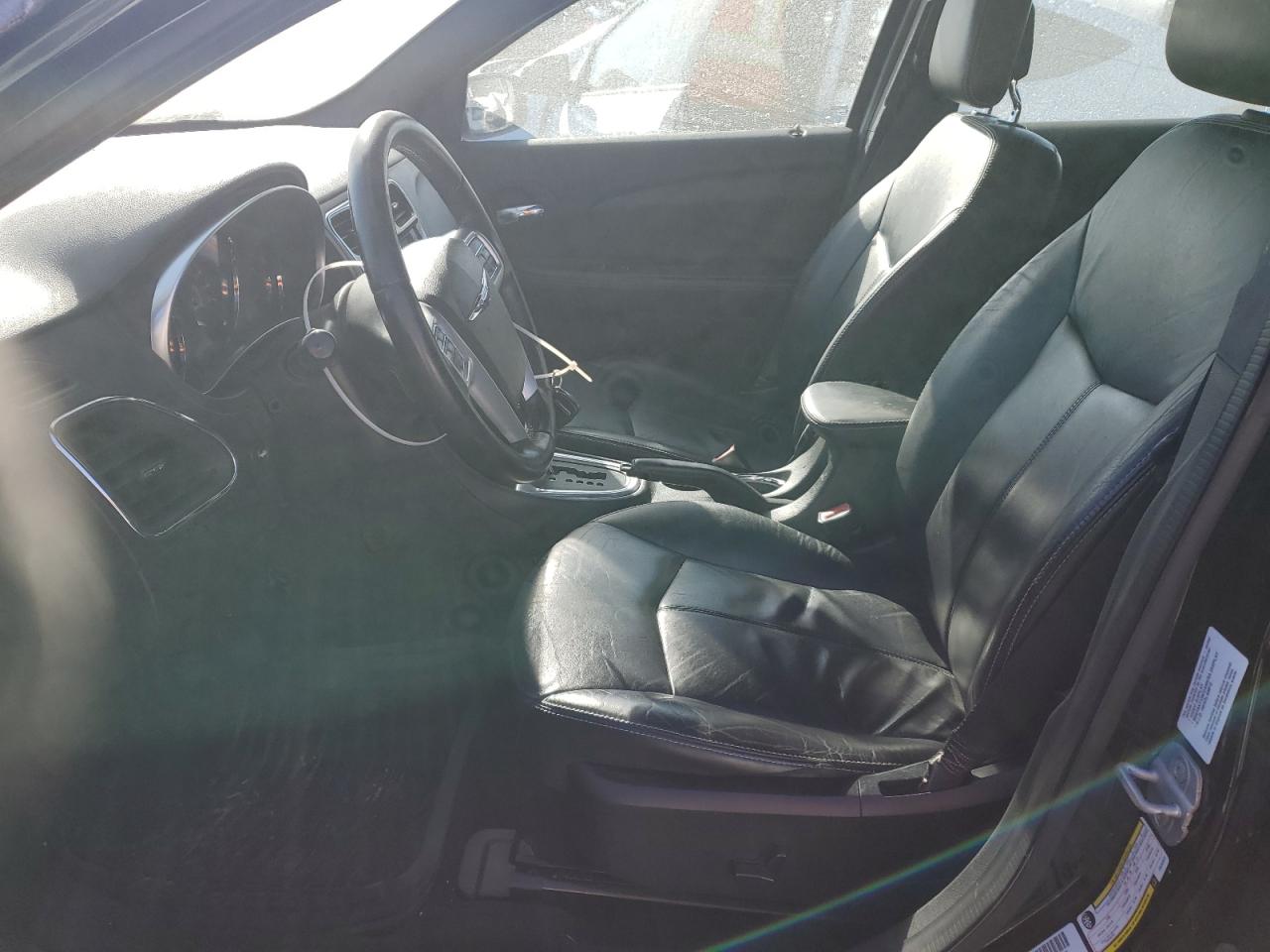 2012 Chrysler 200 - Image 7