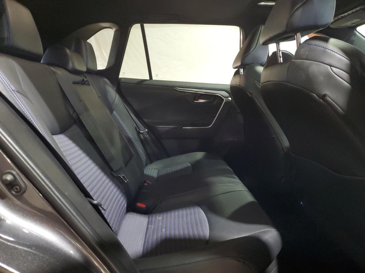 2022 Toyota RAV 4 - Image 11