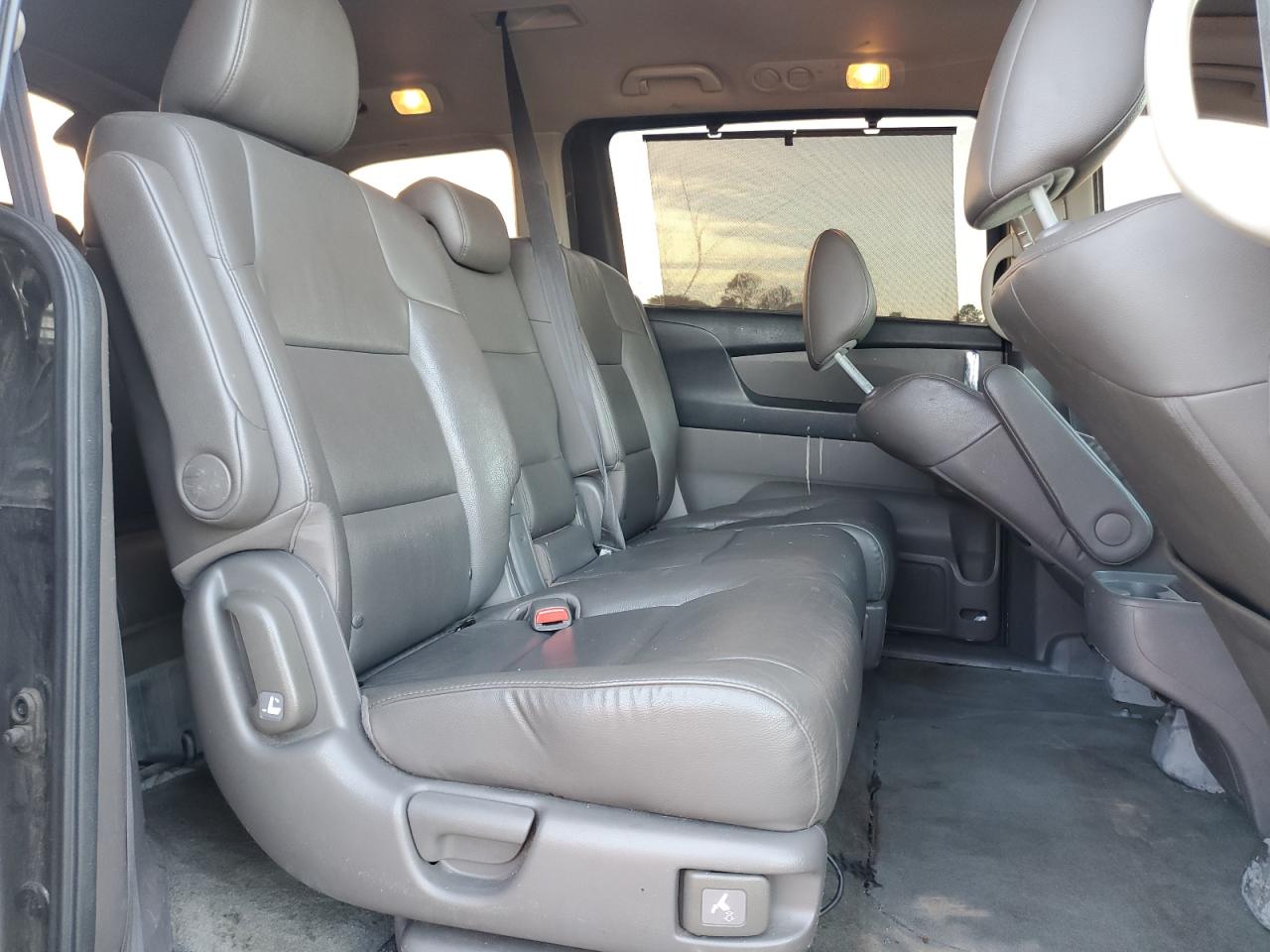 2016 Honda Odyssey - Image 11