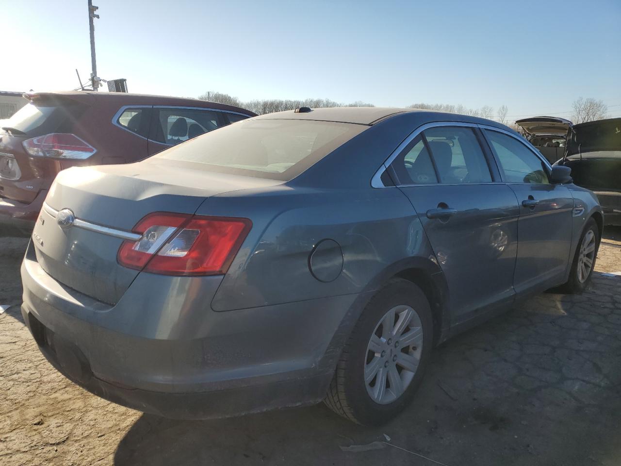 2010 Ford Taurus - Image 3