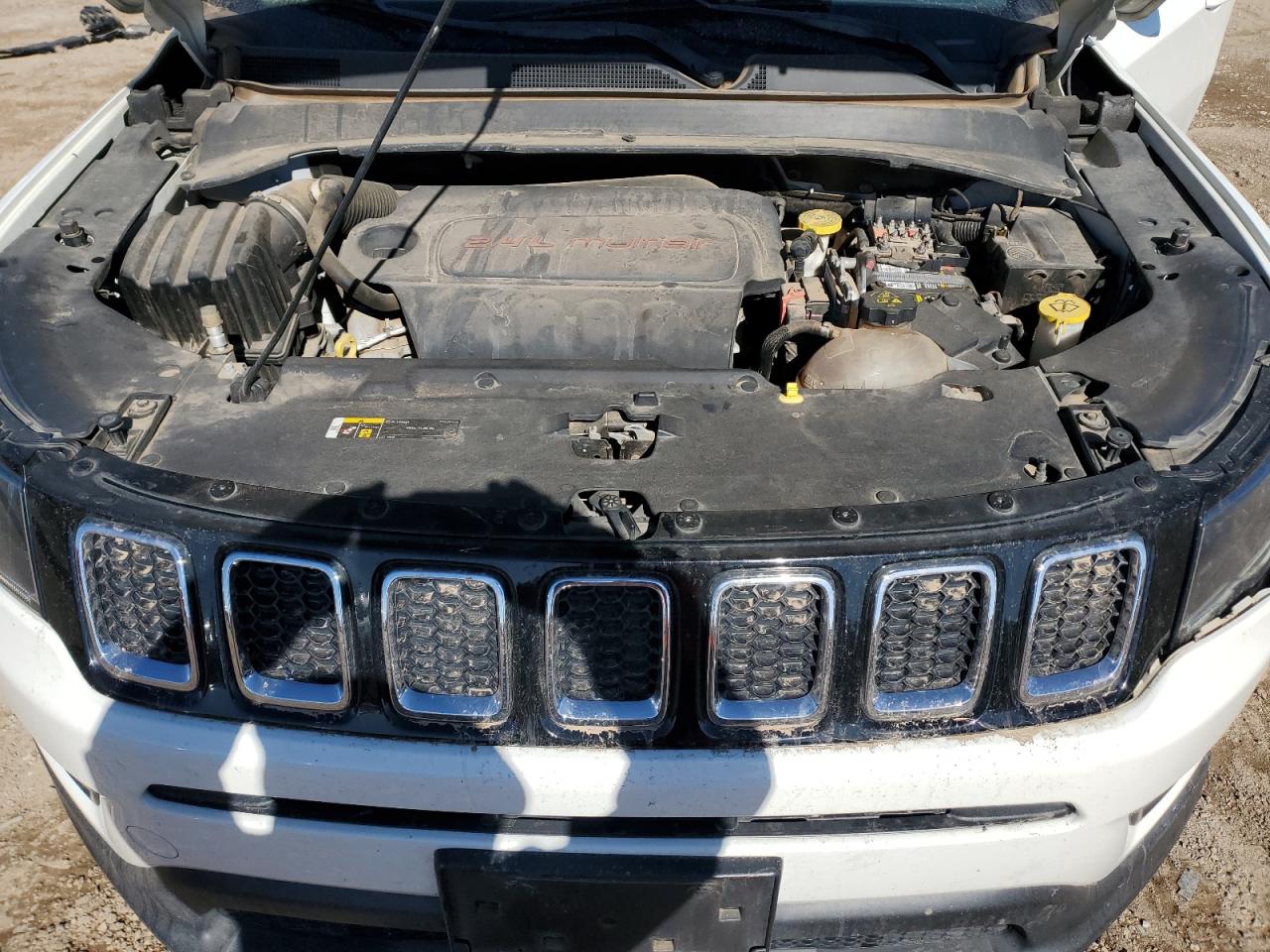 2018 Jeep Compass - Image 12