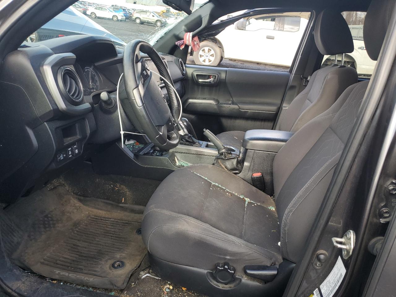 2017 Toyota Tacoma - Image 7
