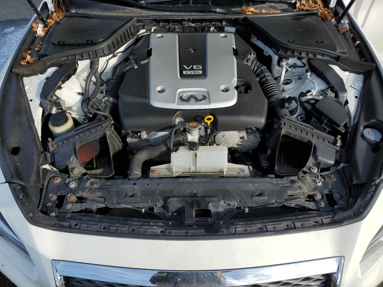 2015 Infiniti Q50 - Image 13