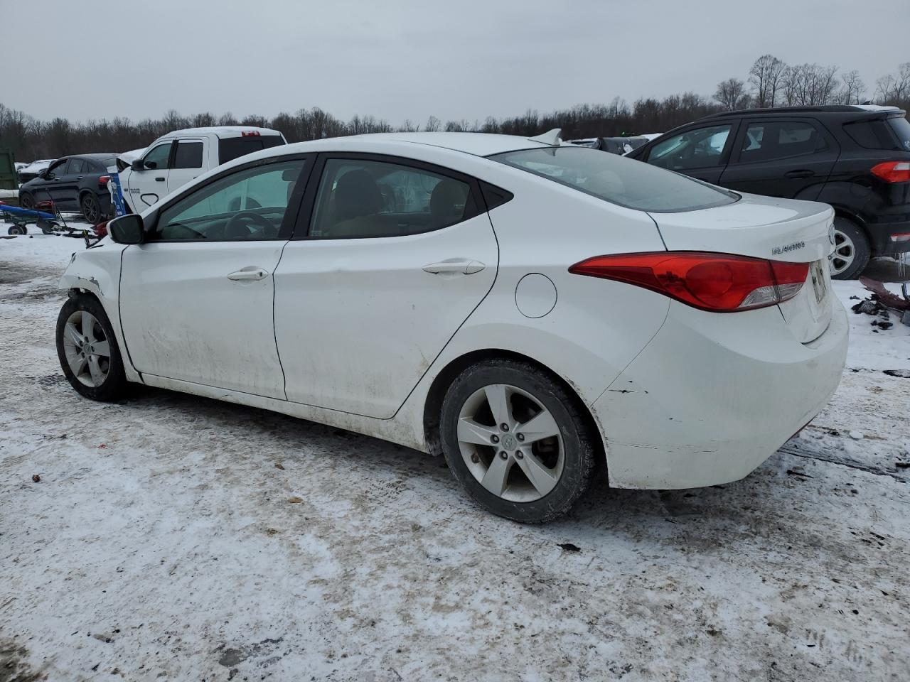 2013 Hyundai Elantra - Image 2