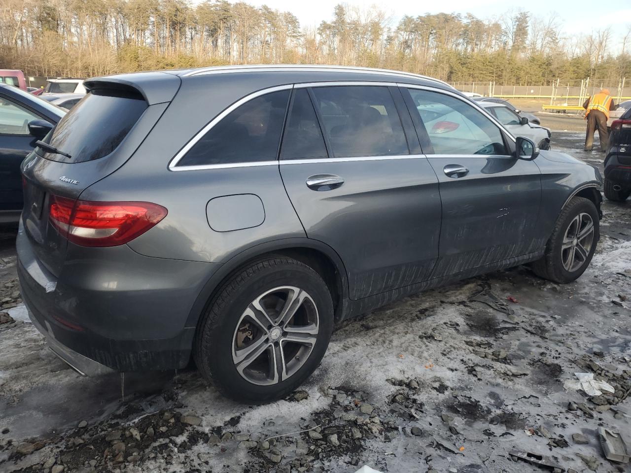 2017 Mercedes-Benz GLC - Image 3