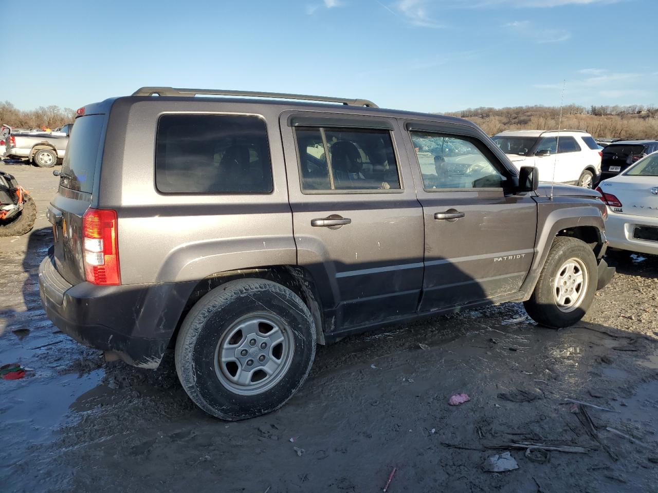 2016 Jeep Liberty (Patriot) - Image 3