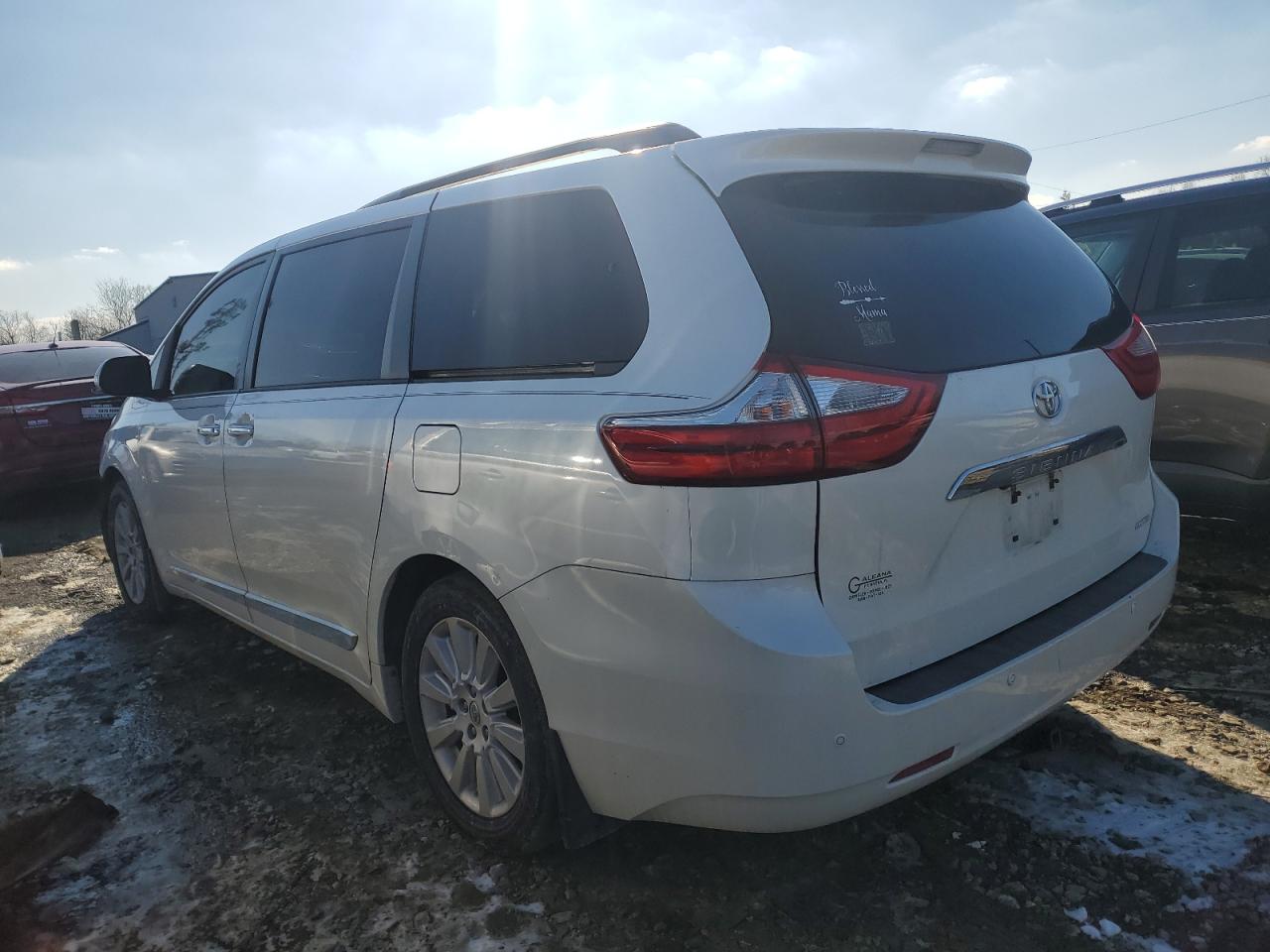 2015 Toyota Sienna - Image 2
