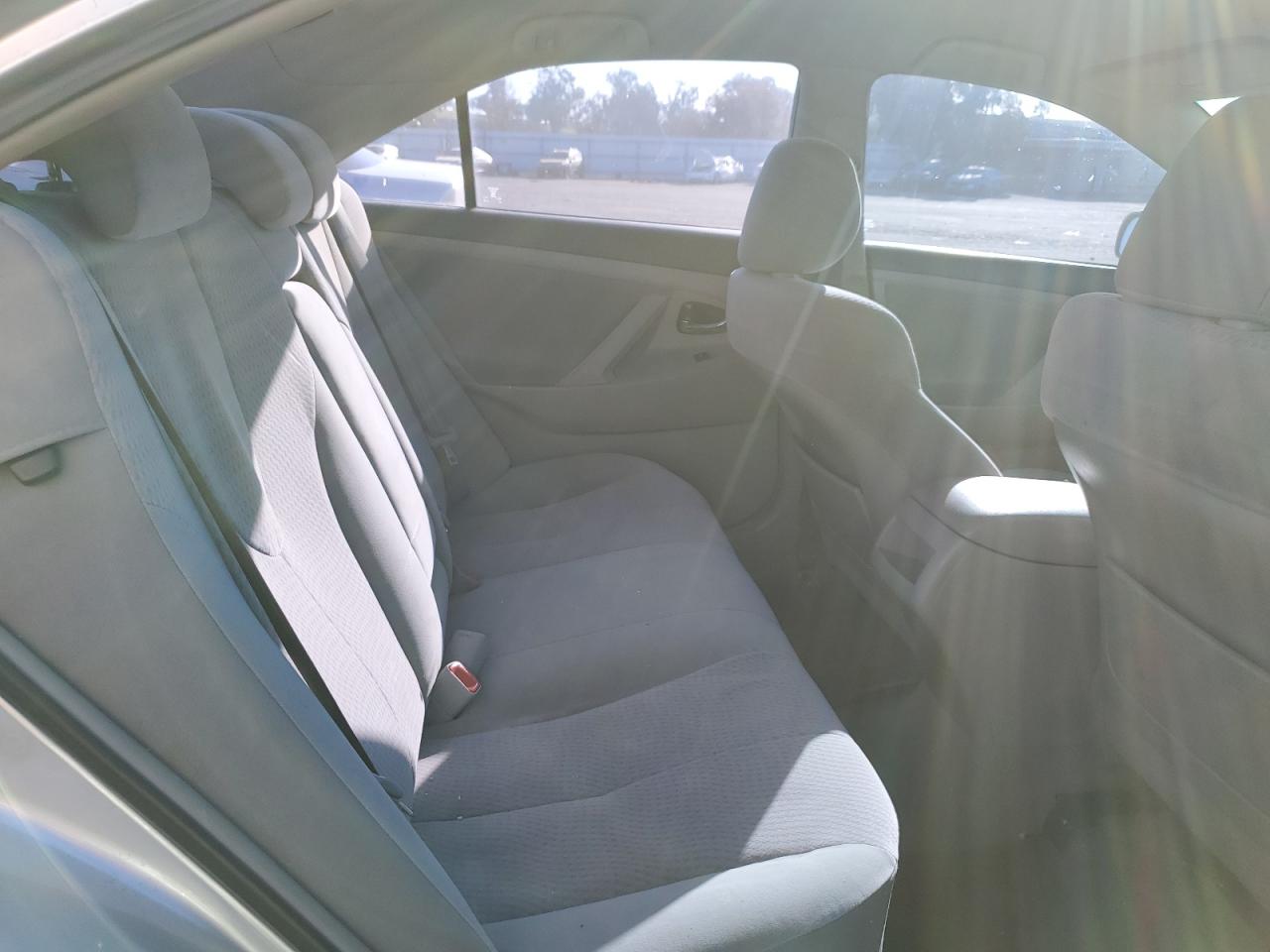 2011 Toyota Camry - Image 10