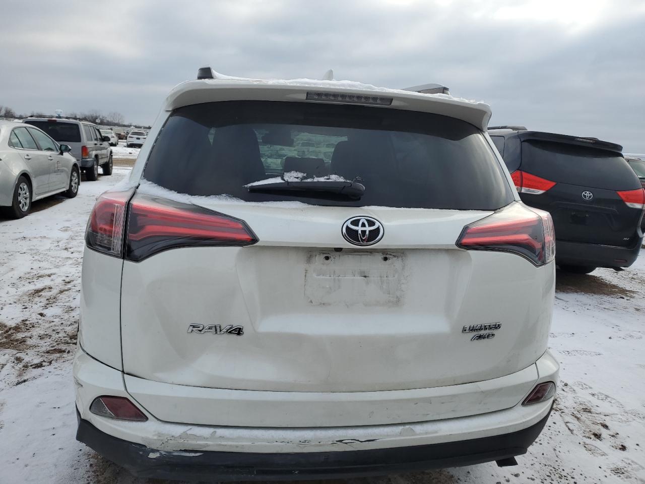 2018 Toyota RAV 4 - Image 6