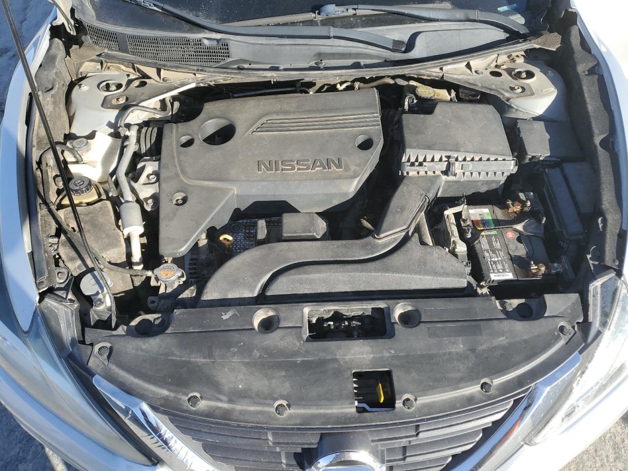 2017 Nissan Altima - Image 13