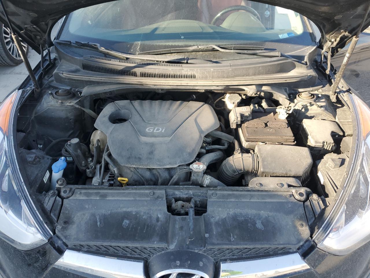 2015 Hyundai Veloster - Image 11