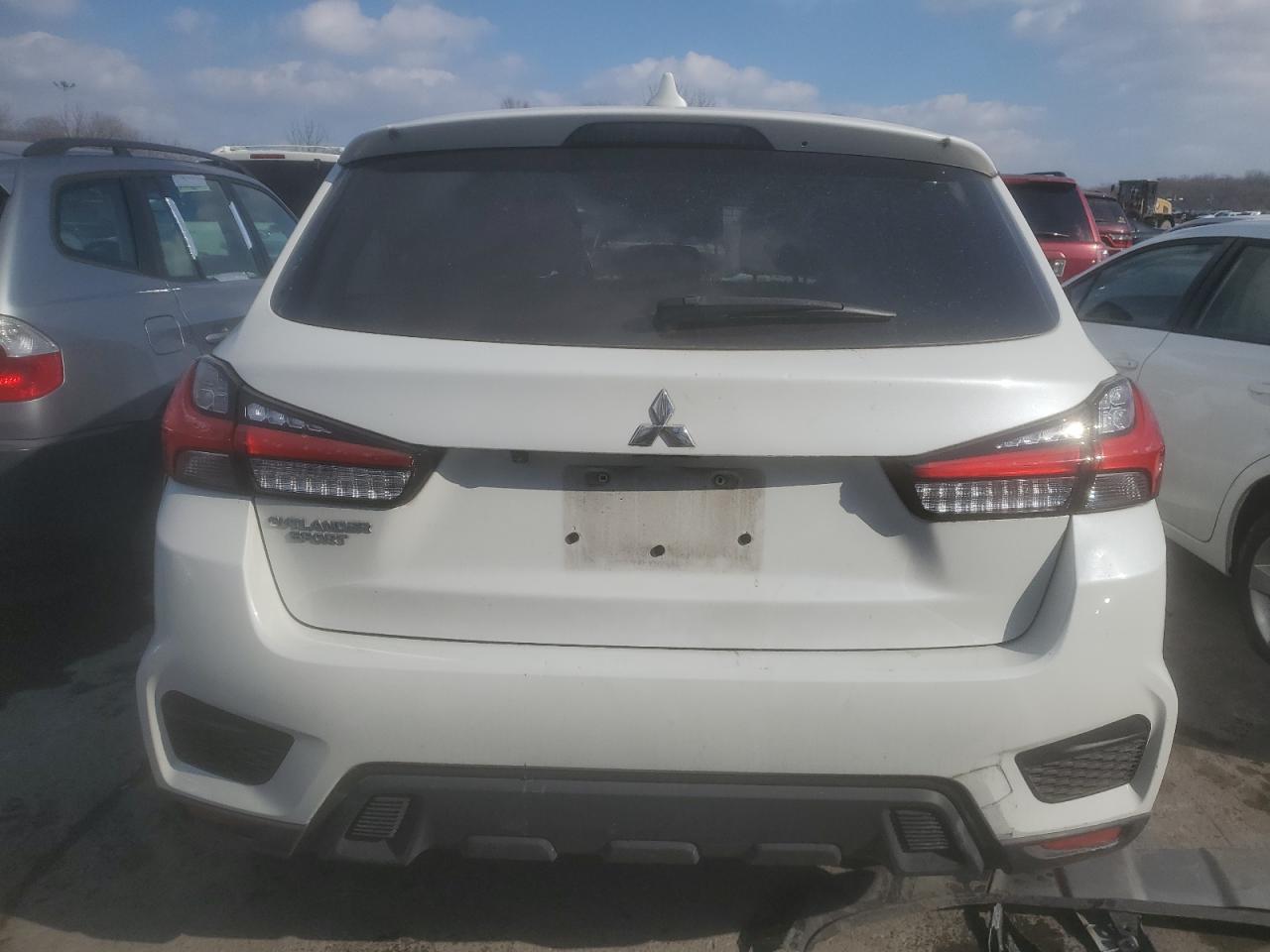 2020 Mitsubishi Outlander - Image 6