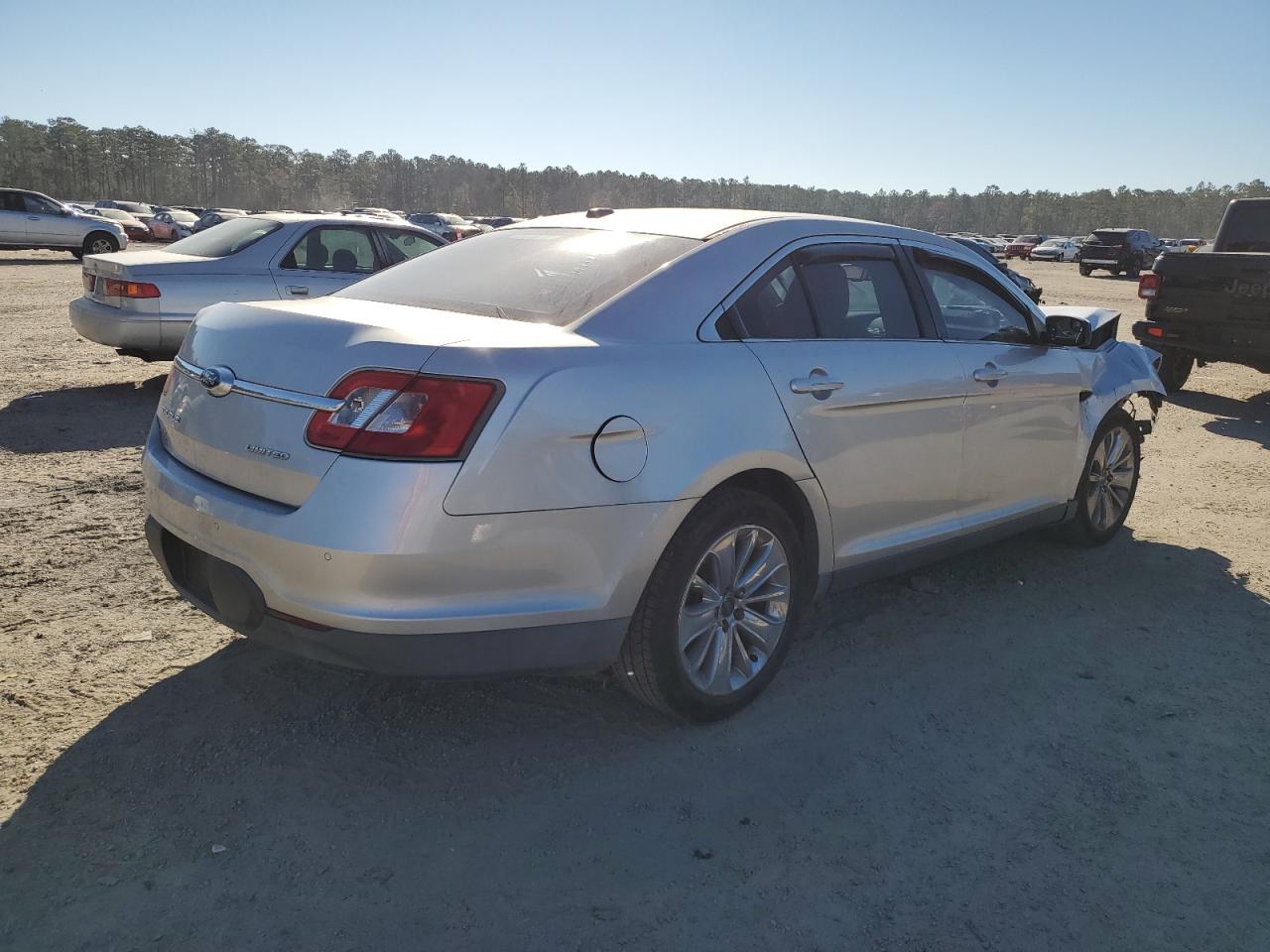 2012 Ford Taurus - Image 3