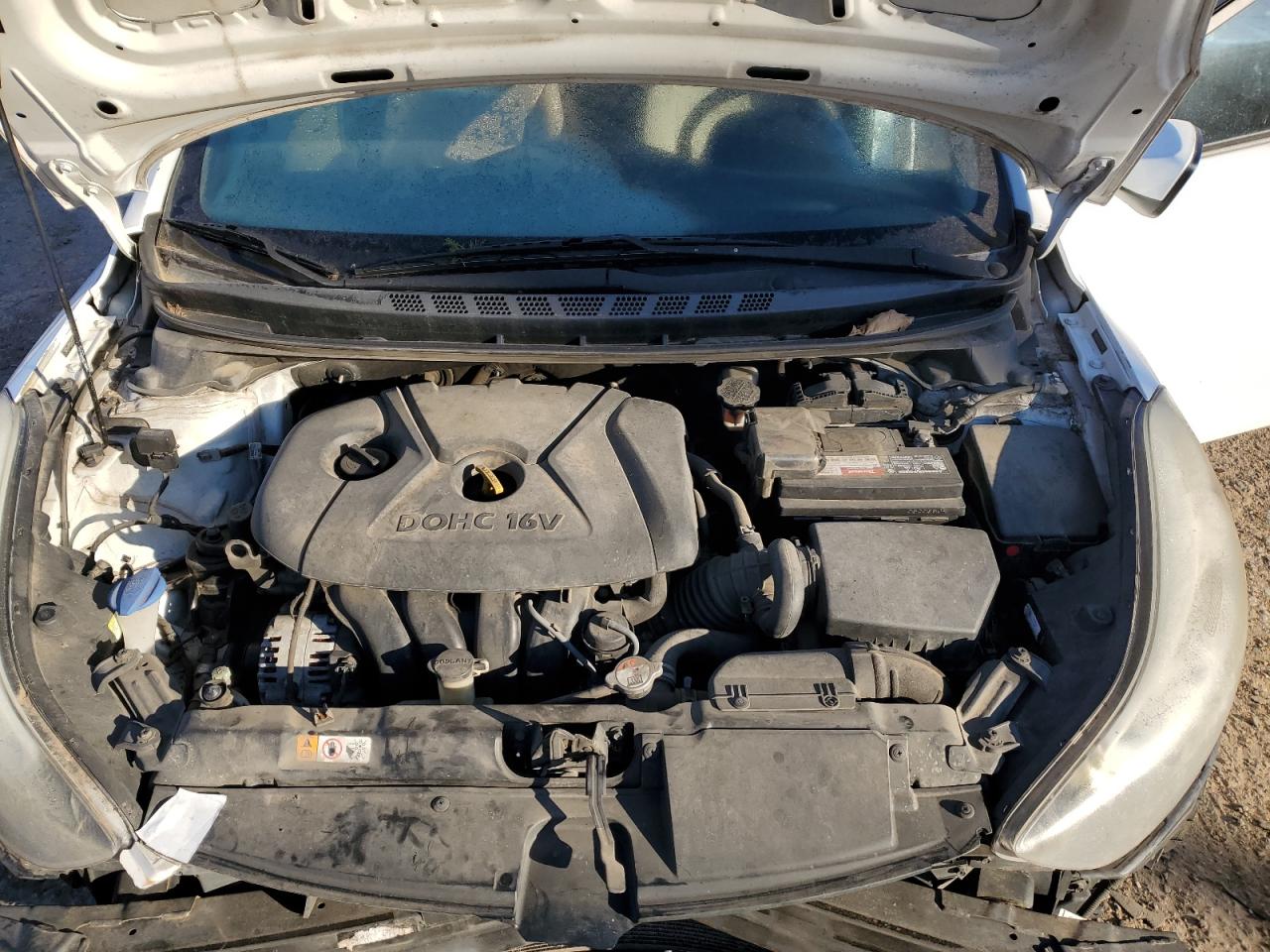 2016 Hyundai Elantra - Image 12