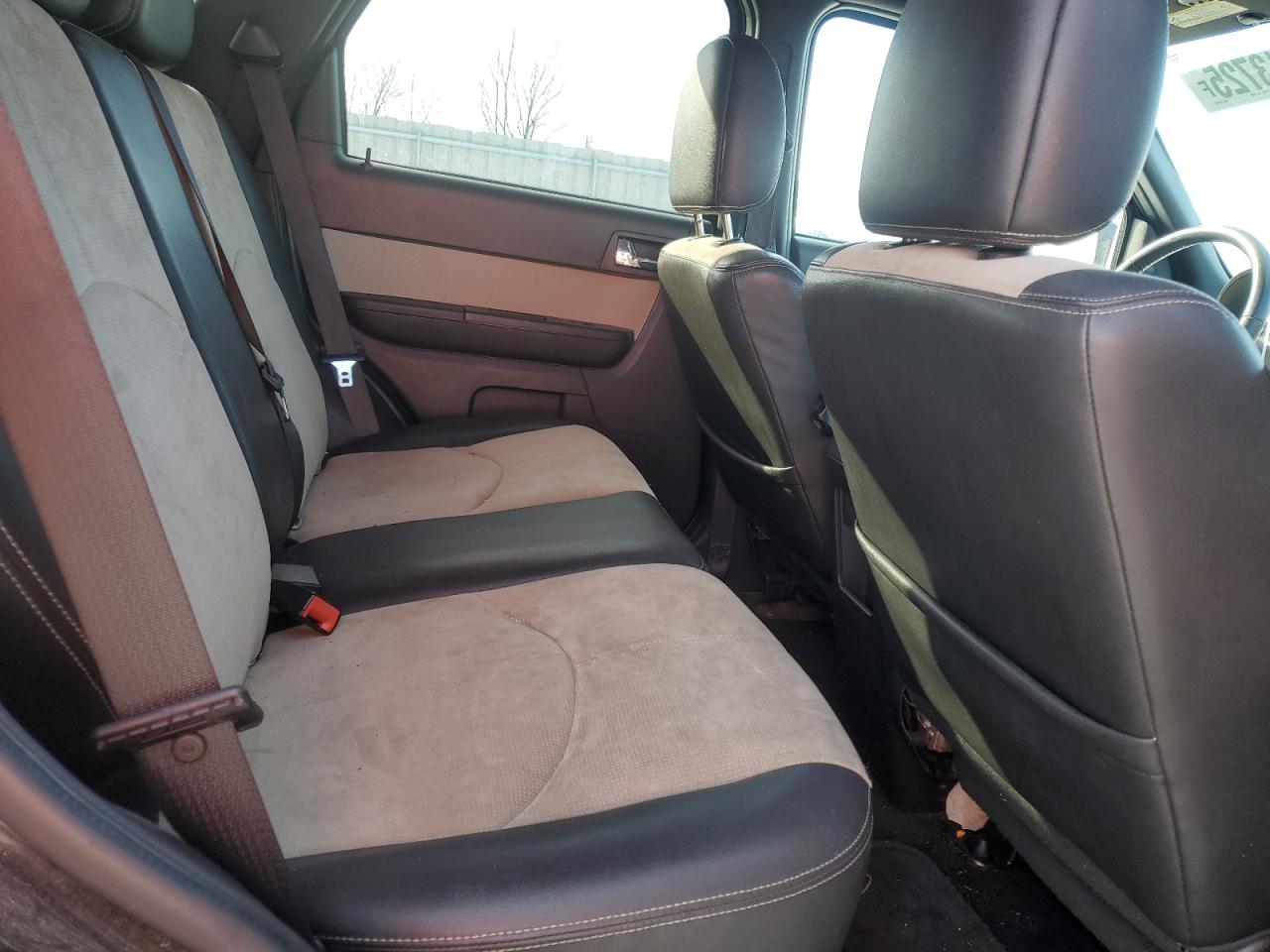 2010 Mercury Mariner - Image 10