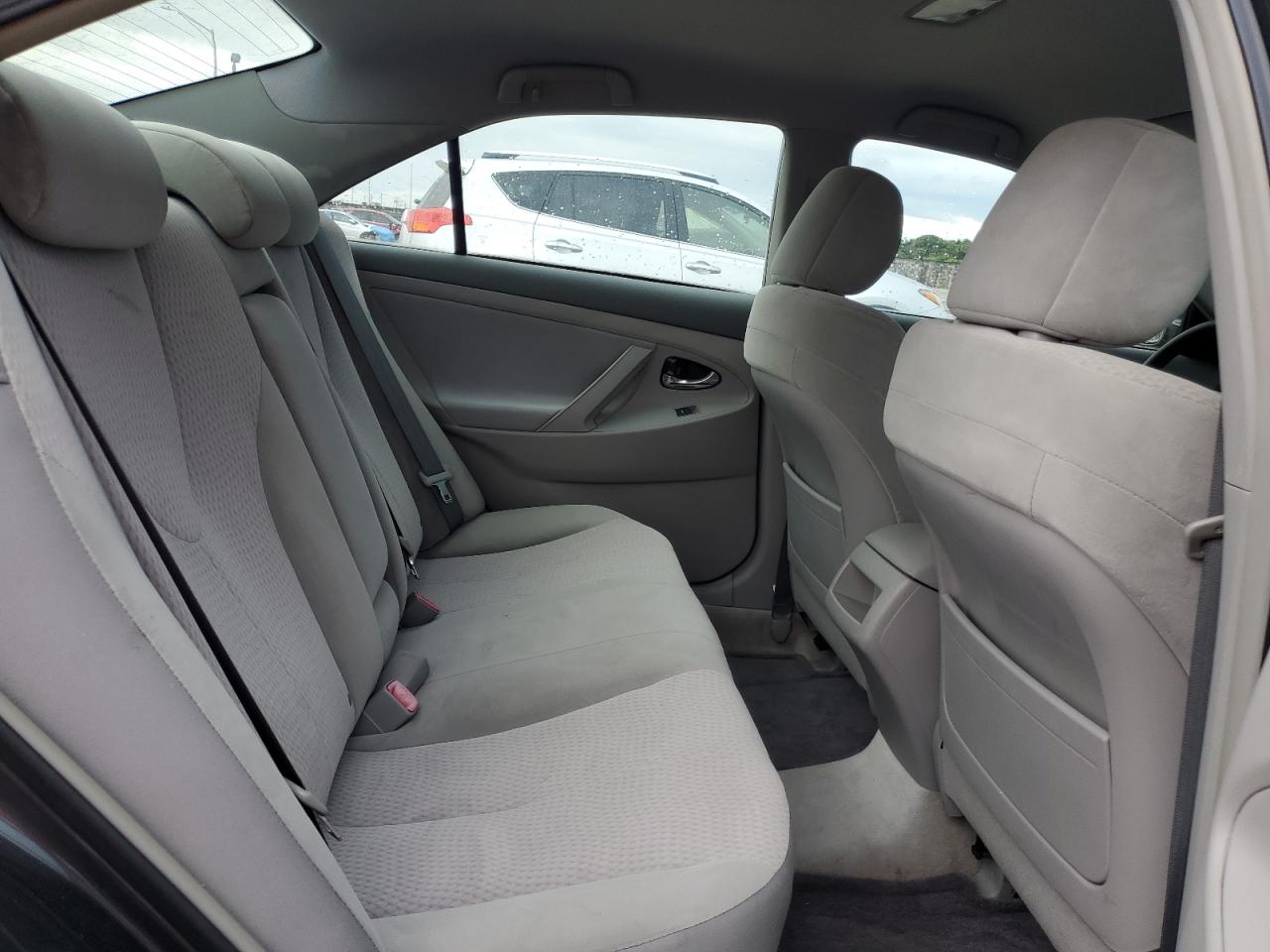 2011 Toyota Camry - Image 10