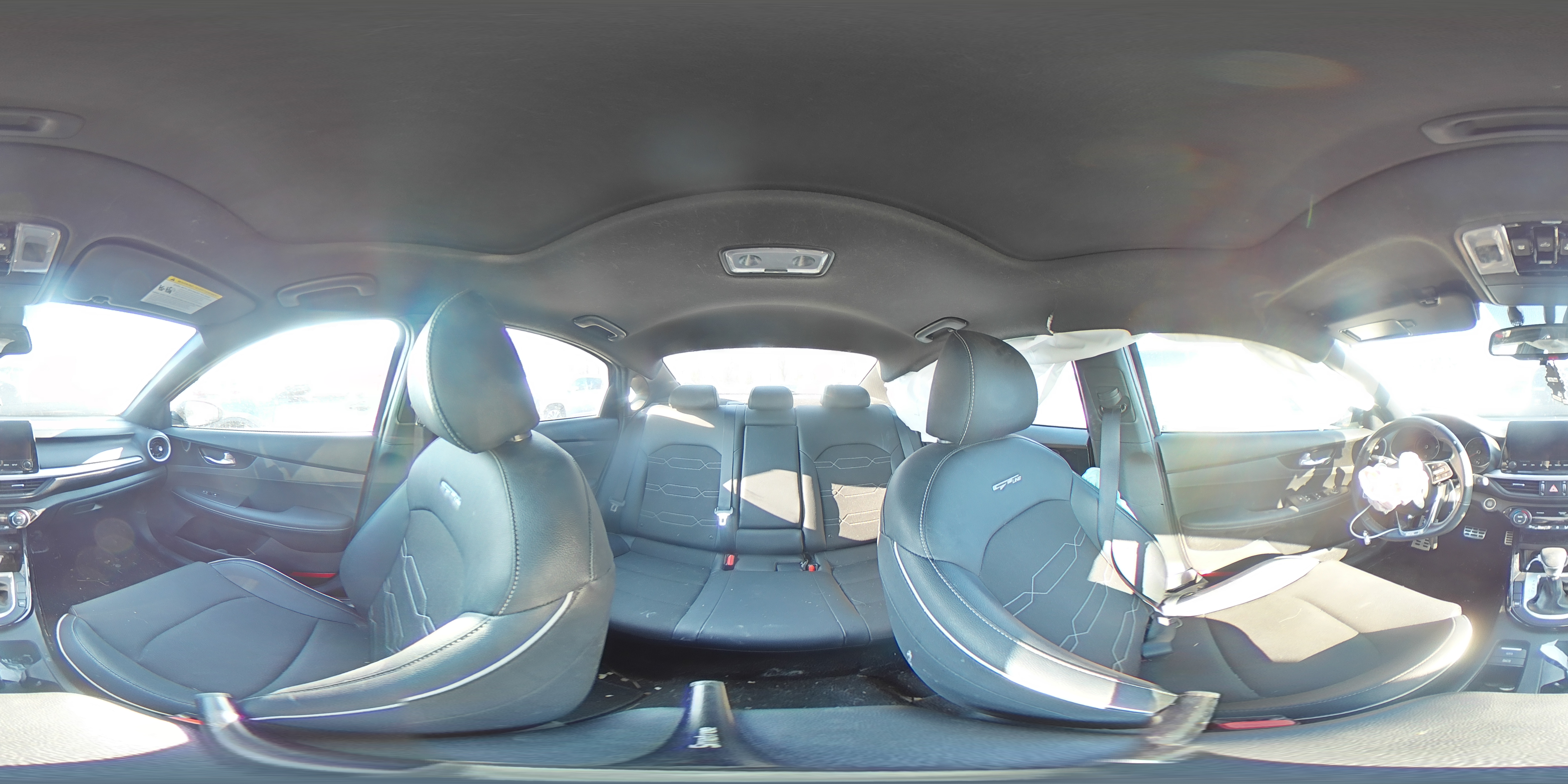 2023 Kia Forte - Image 13