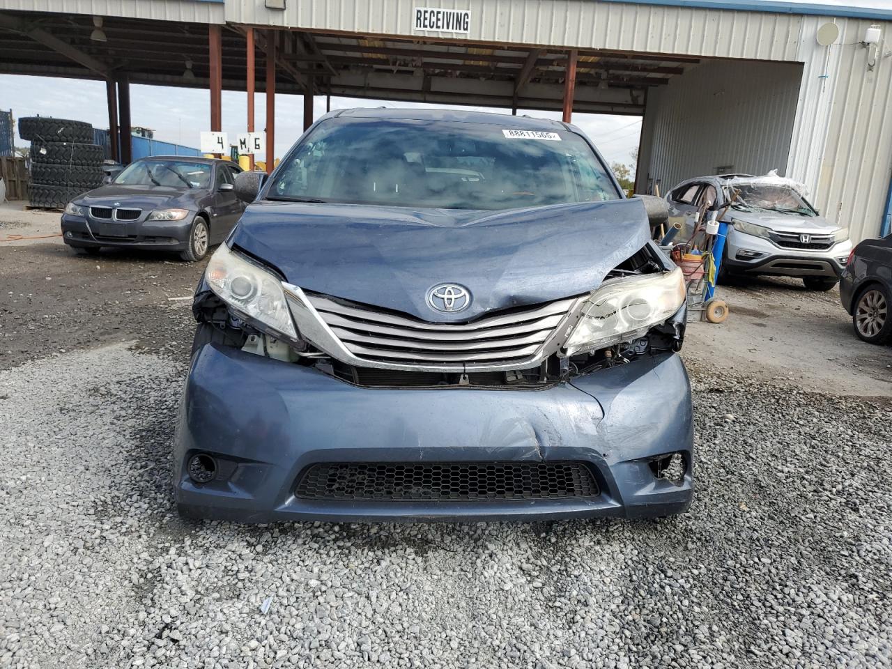 2017 Toyota Sienna - Image 5