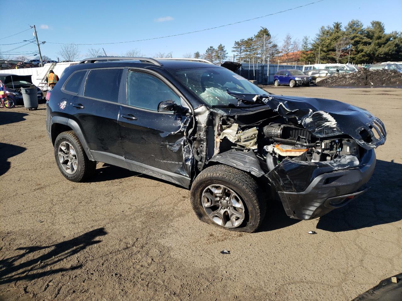 2019 Jeep Cherokee - Image 4