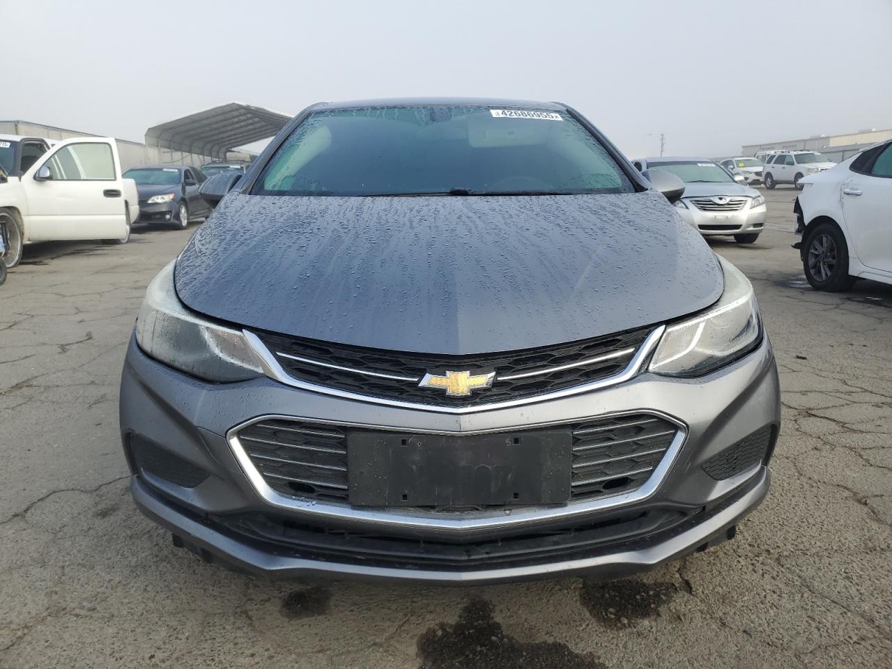 2018 Chevrolet Cruze - Image 5