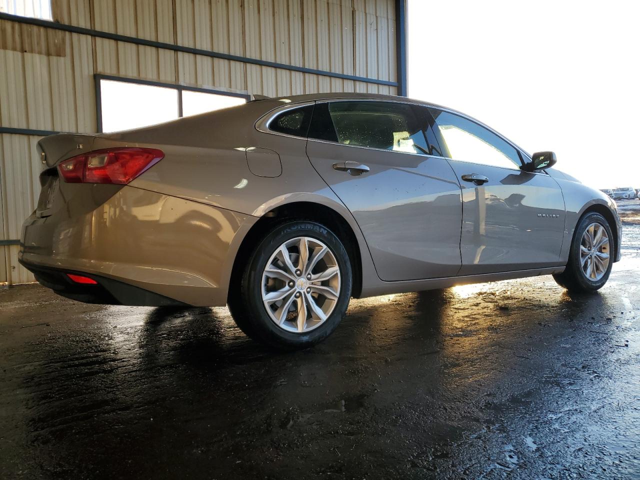 2023 Chevrolet Malibu - Image 3