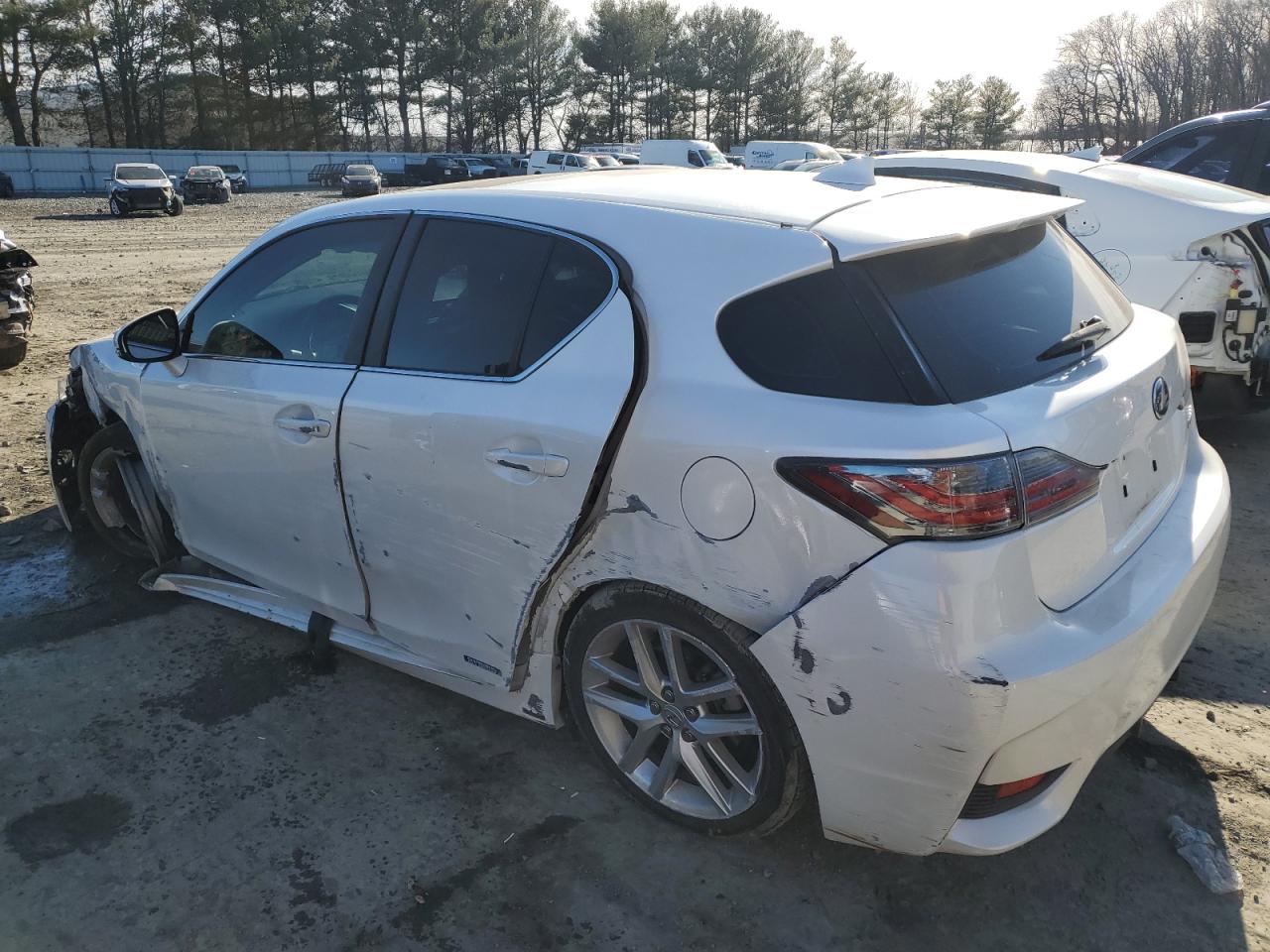 2015 Lexus CT - Image 2