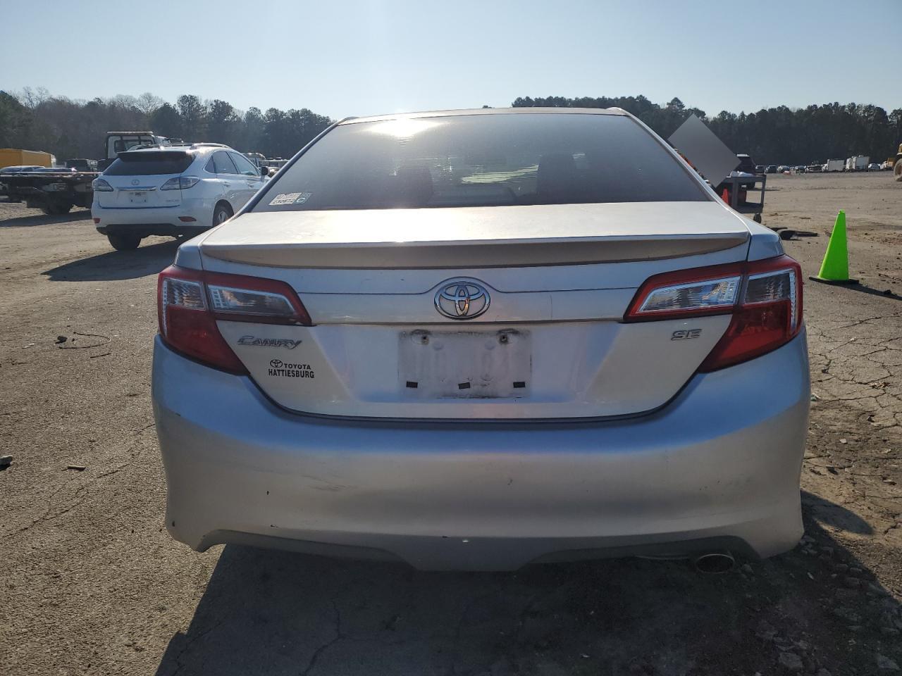 VIN 4T1BF1FK7EU745748 2014 TOYOTA CAMRY no.6