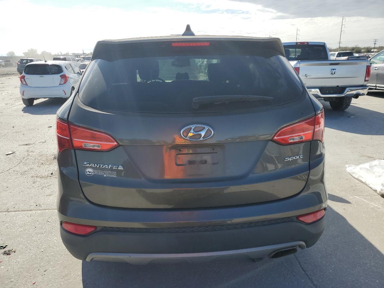 2014 Hyundai Santa Fe - Image 6